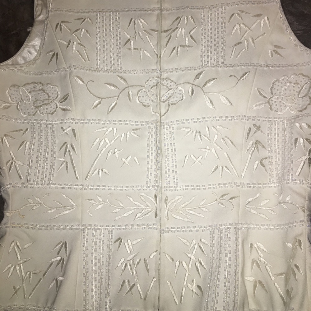 Clean white top - Picture 3 of 5